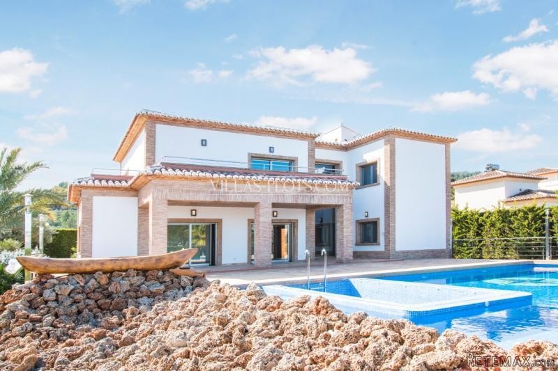 4 Bedroom Villa In Javea - 2