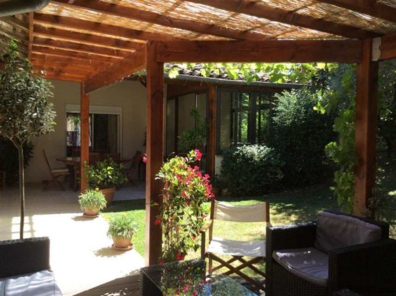 Calm Environment House with Pool - 2