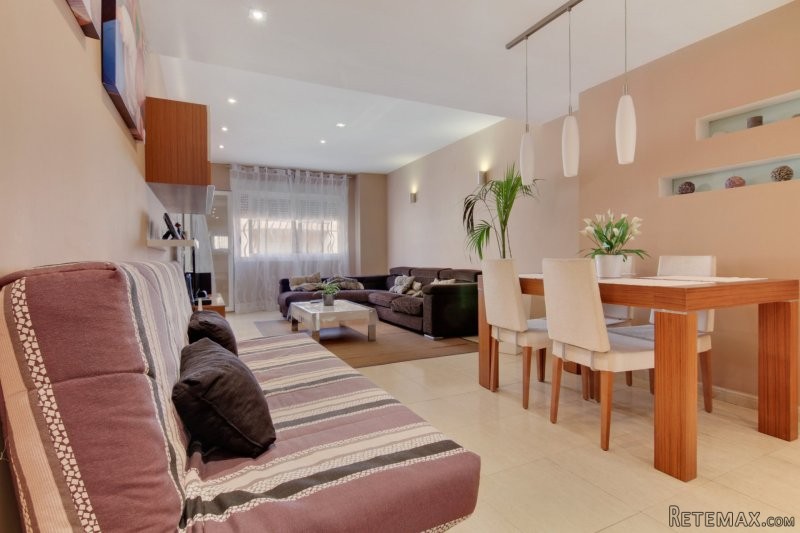 Stunning modern 3 bedroom apartment - 2
