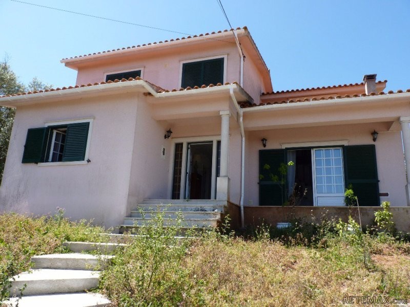 4/5 bedroom house with great views.. - 2