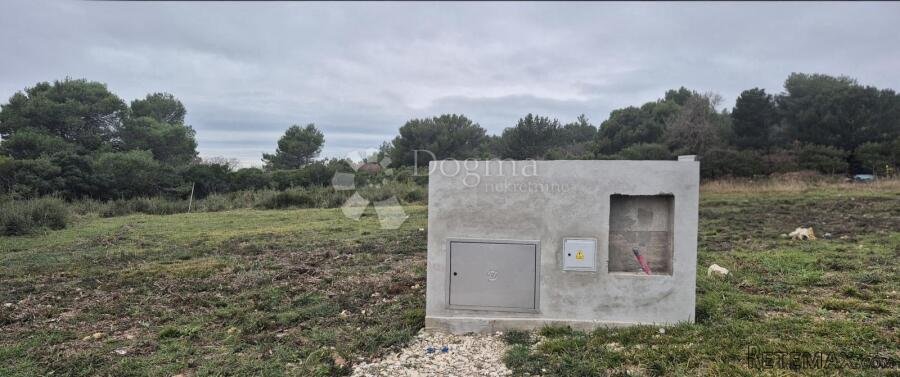 Građevinsko zemljište sa pravomoćnom Građevinskom dozvolom