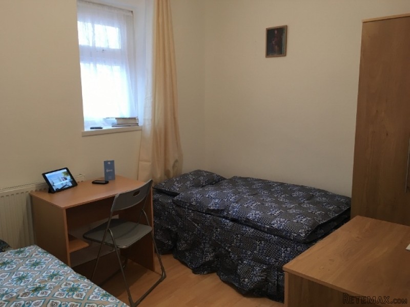 Double room, Zone 2, Hackney (share or..