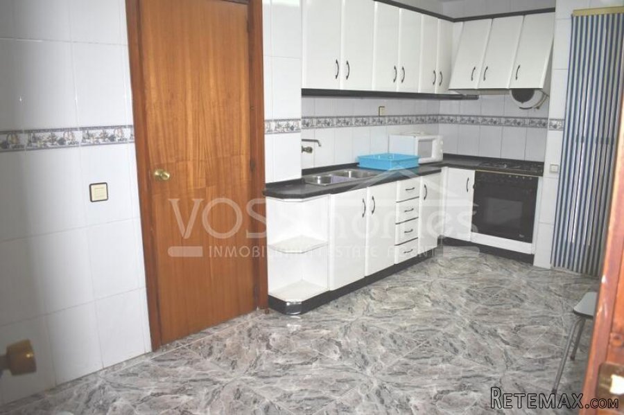 Third floor with lift, 3 bed, 2 bath apartment with amazing.. - 8