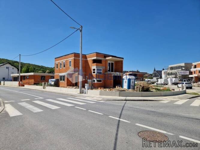 Samobor, moderna obiteljska kuća 207 m2 s vrtom 530 m2 - 9