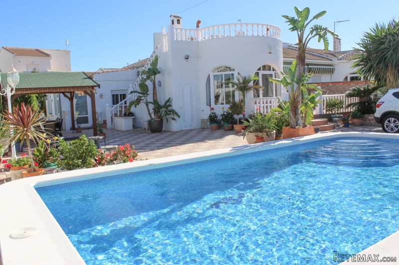 3 Bedrooms - Villa - Alicante - For Sale