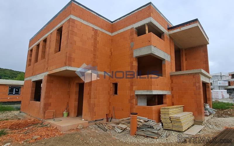 Samobor, moderna obiteljska kuća 207 m2 s vrtom 530 m2 - 10