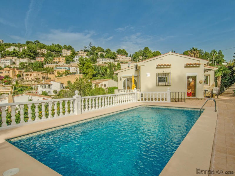 3 Bedrooms - Villa - Alicante - For Sale