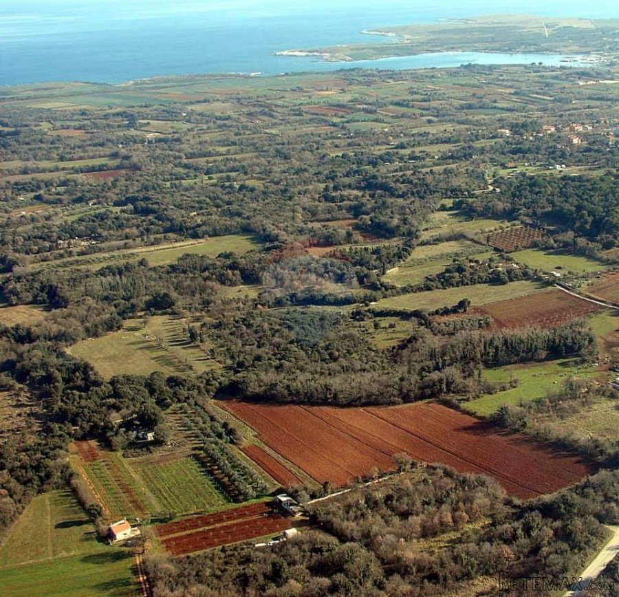 Pula, Ližnjan, građevisnko zemljište TP namjene uz glavnu pr