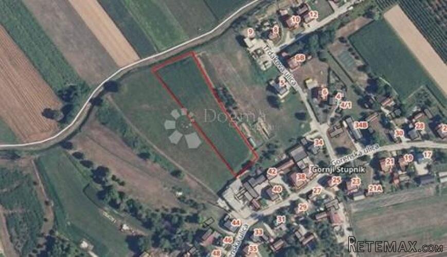 Zemljište za obiteljsku kuću s potokom