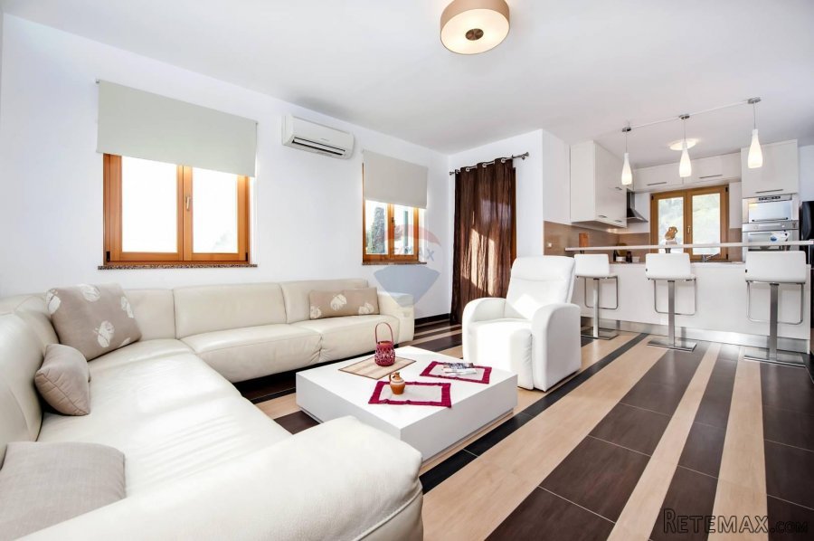 Rovinj,veliki luksuzni stan sa garažom u borovoj šumi 250 m - 2