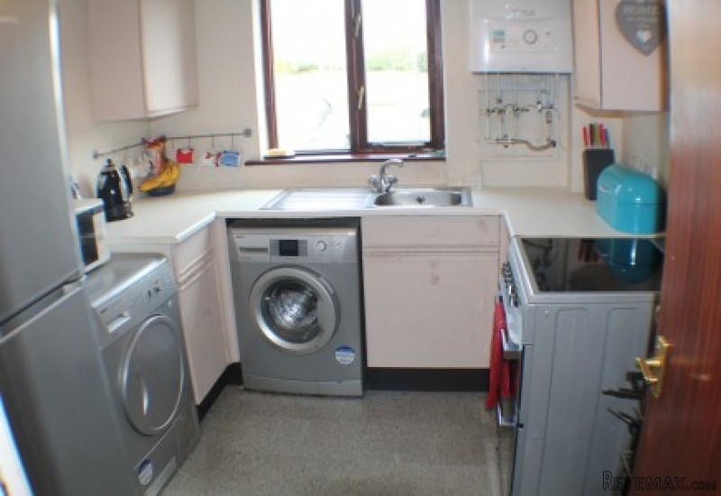 2 Hampton House Apartments, Farmhill.. - 2
