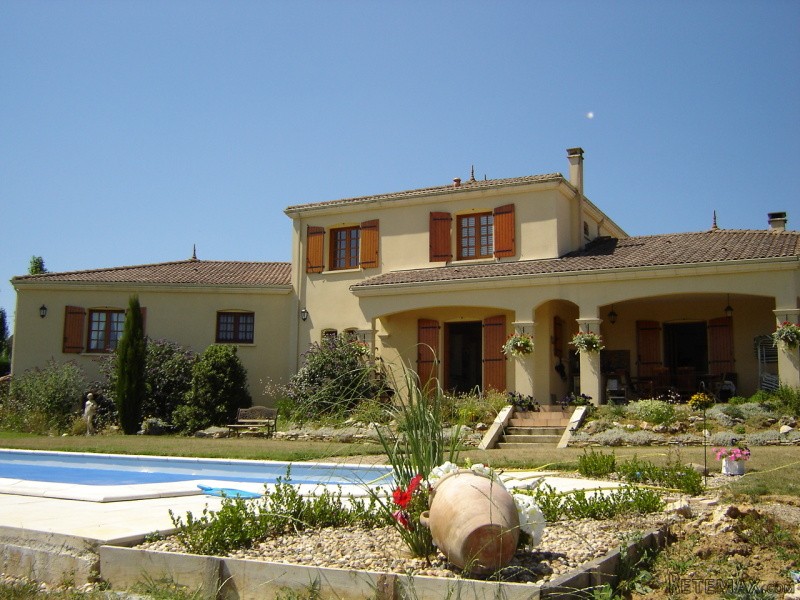 A Contemporary Property For Sale Close..