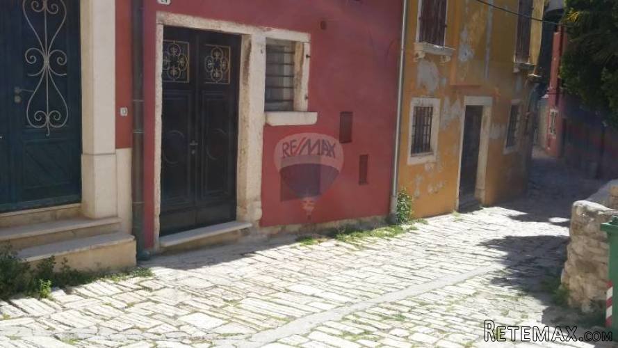Rovinj- renovirana etažna kuća u starom gradu