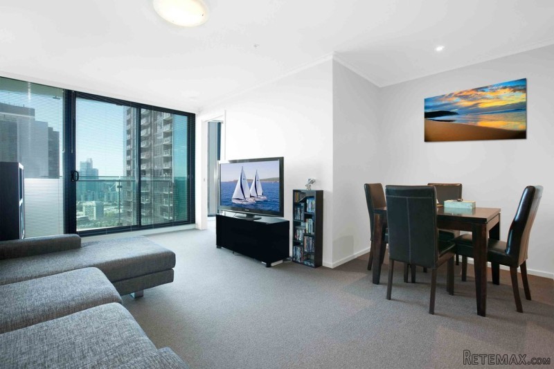 Terrific Urban Pad In Southbank ONE