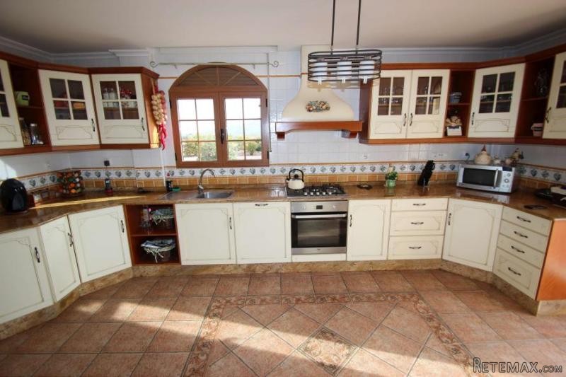 Beautiful Villa in pinoso open to.. - 2