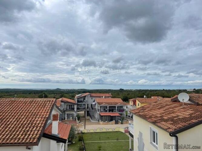ETAŽA KUĆE SA DVA APARTMANA