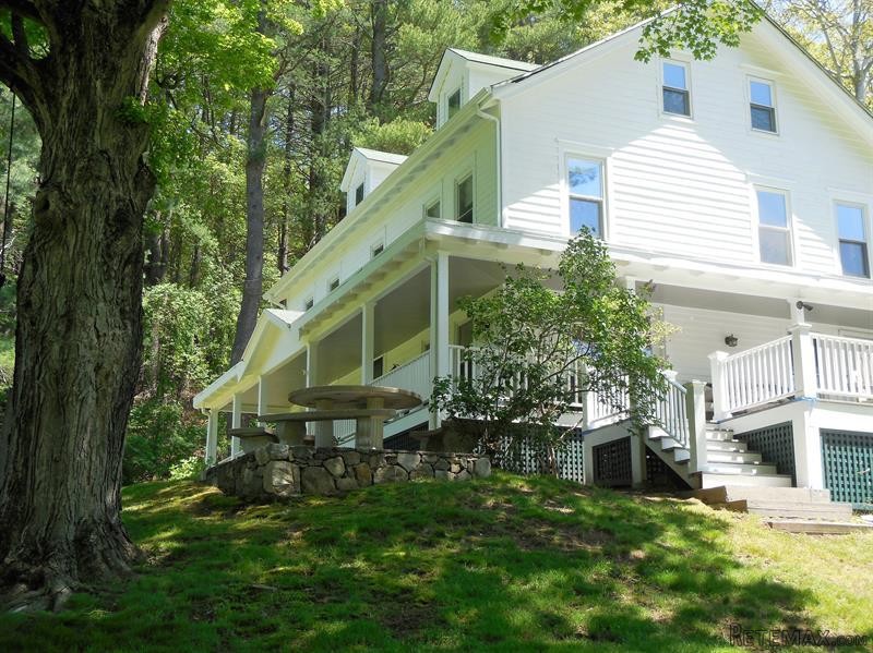 4 bedroom House For Sale: 212 Croton.. - 2