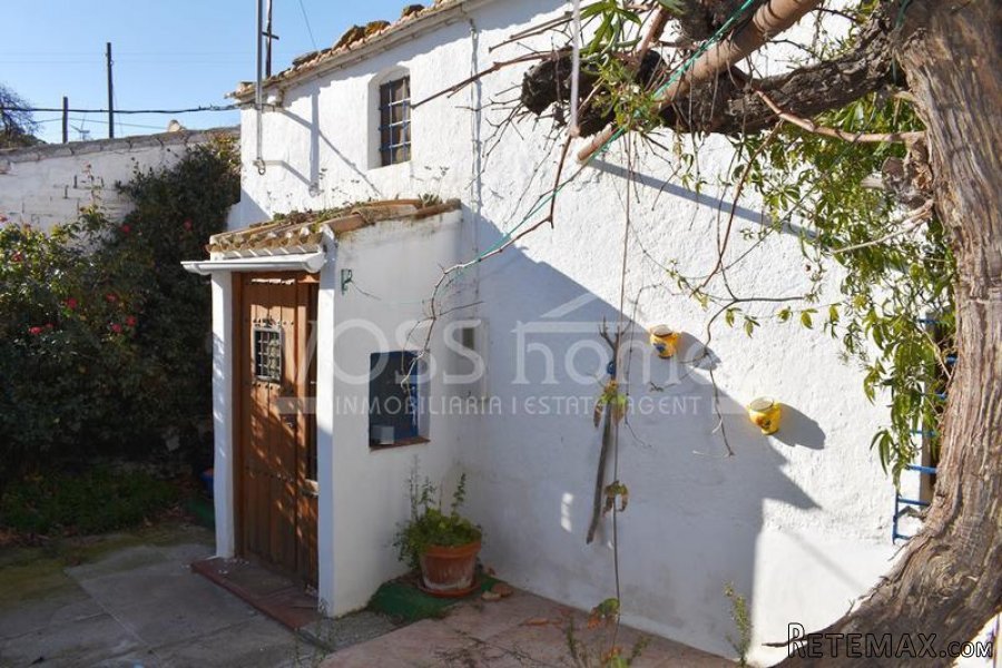 EXCLUSIVE TO VOSS HOMES - QUAINT & QUIRKY VILLAGE HOUSE- A.. - 2