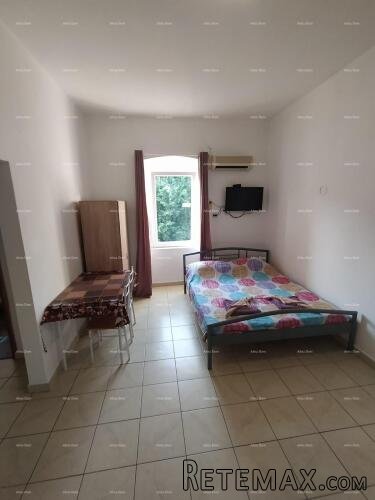 Pula, strogi centar – 90,30 m² | 4 uređena studio apartmana.. - 2