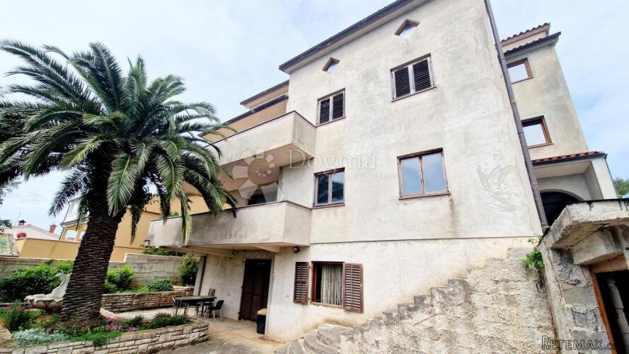 Ekskluzivno: kuća s 5 stanova - 250 m od mora - 2000€m2 - 3