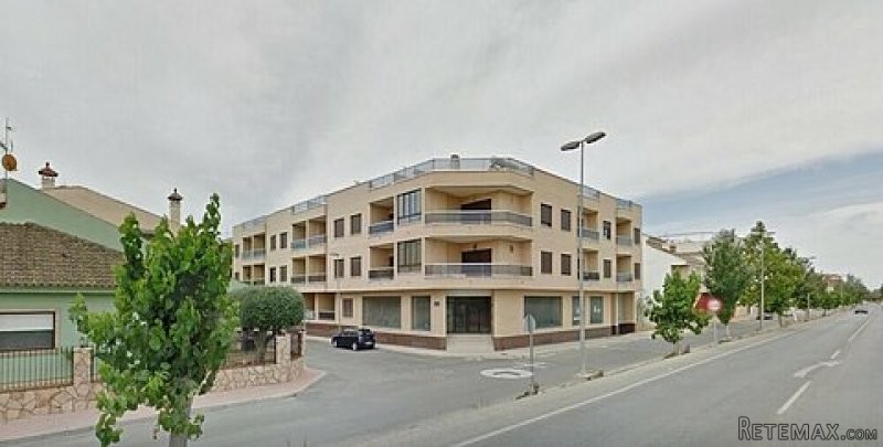 * EXCEPTIONAL 3 BED FULLY FURNISHED..