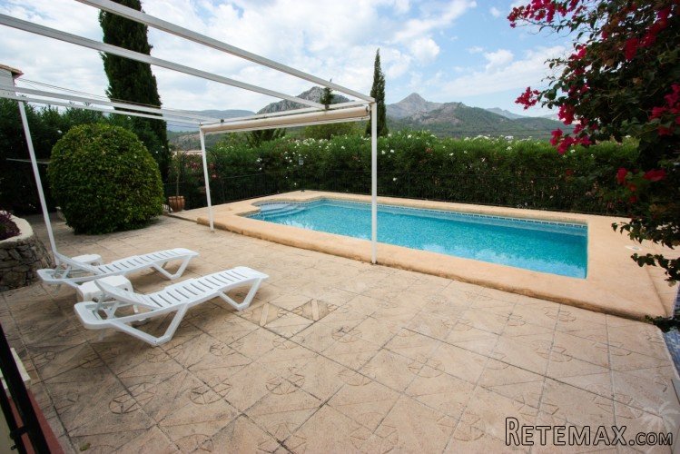 Villa with swimming pool for sale in Orba. This villa.. - 3