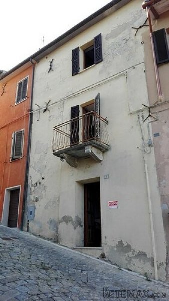 Townhouse In A Beautiful Location.