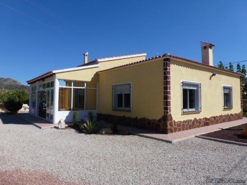 Villa for sale in Hondon de los Frailes..