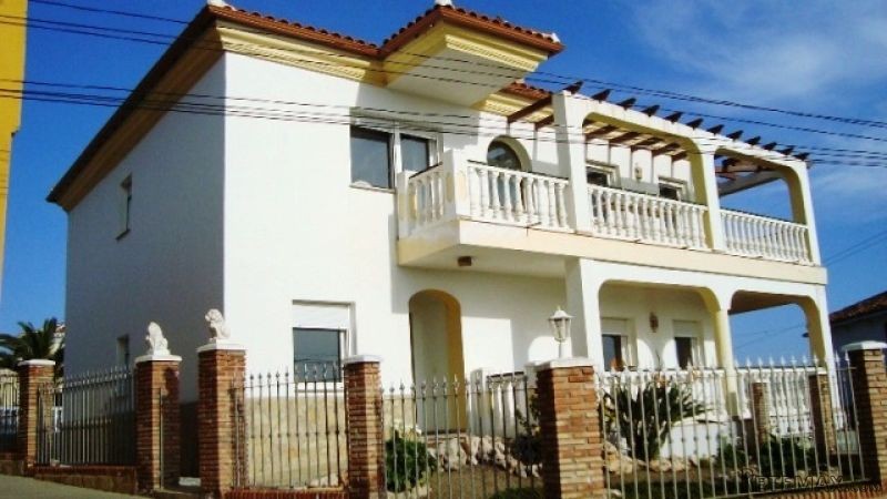 4 bedroom, 4 bathroom Villa, (build 220..