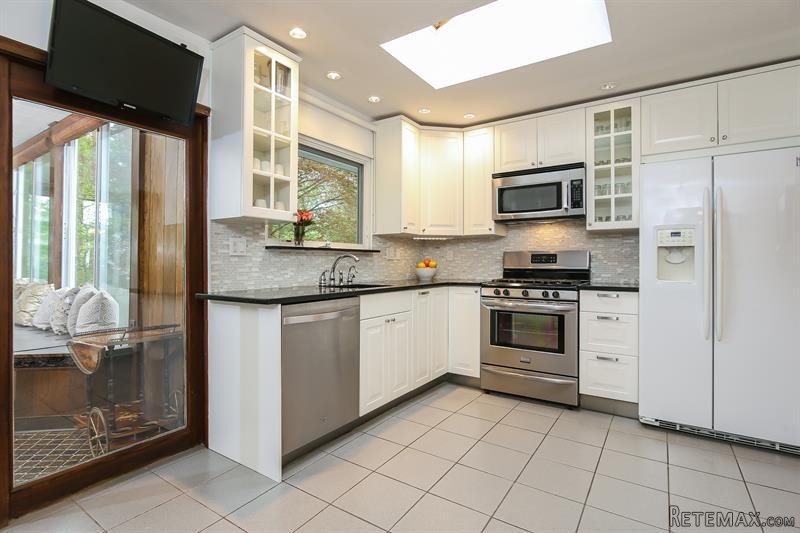 5 bedroom House For Sale: 57 Sprain.. - 2