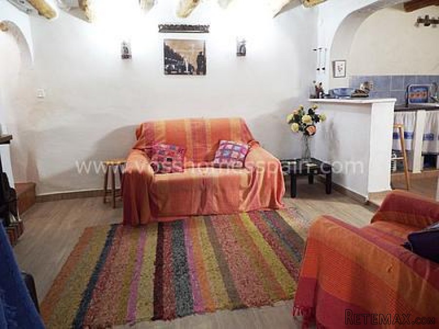 EXCLUSIVE TO VOSS HOMES - QUAINT & QUIRKY VILLAGE HOUSE- A.. - 8