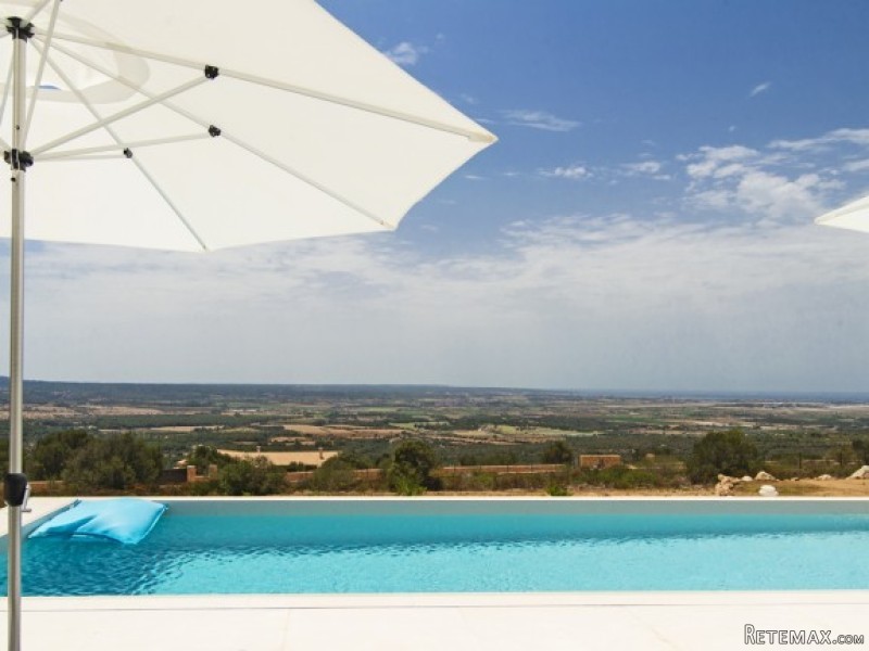 Stunning New Built Villa In Puntiro