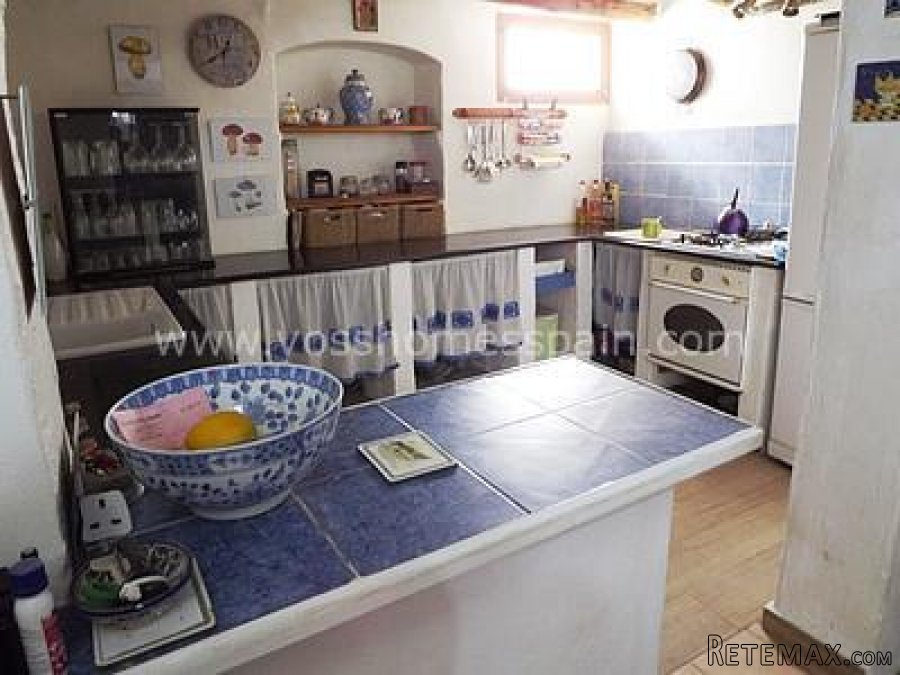 EXCLUSIVE TO VOSS HOMES - QUAINT & QUIRKY VILLAGE HOUSE- A.. - 10