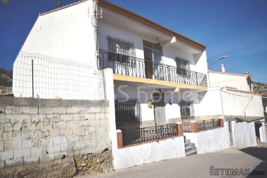 NEW & EXCLUSIVE LISTING WITH VOSS HOMES - A large 2.. - 2