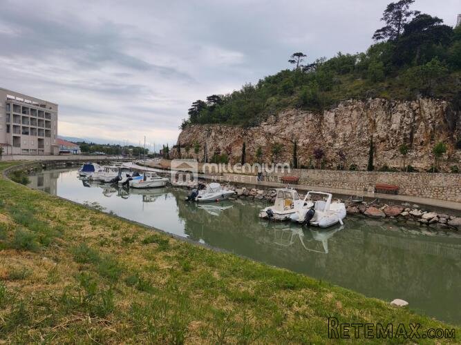 Novi Vinodolski, 2.133m2 građevinskog zemljišta - 2