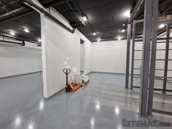 Poslovni prostor 555 m² na frekventnoj lokaciji - 2