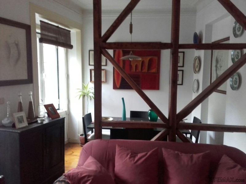 T2 Lisbon Apartment for Sale, Santa..
