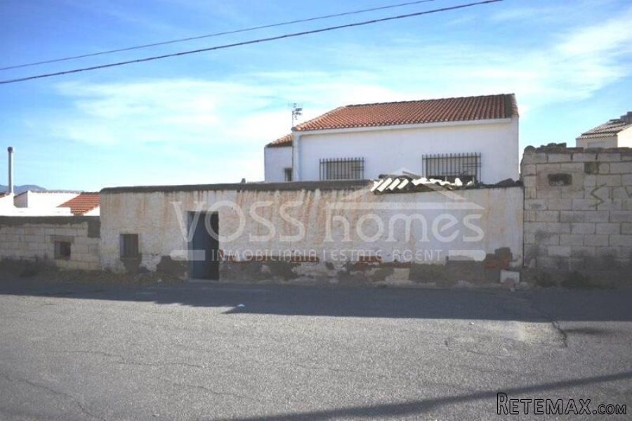 NEW & EXCLUSIVE LISTING WITH VOSS HOMES - A large 2.. - 4