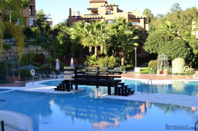 4 bedroom Apartment
