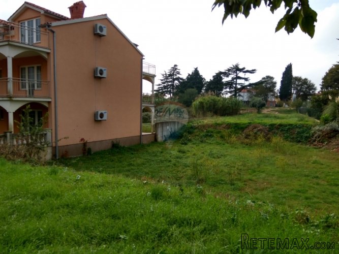 ISTRA, VALBANDON, GRAĐEVINSKO ZEMLJIŠTE NA ODLIČNOJ LOKACIJI