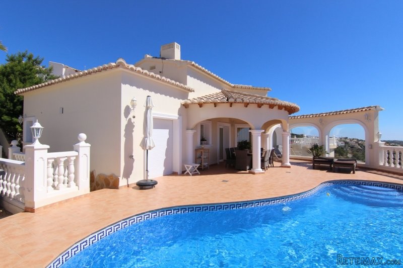 5 bedroom villa with view on Ibiza