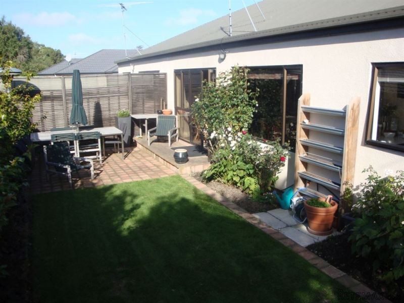 Sunny Spacious and Very Private