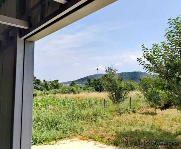 Plac od 19ari ispod Avale sa 2 nedovrsena objekta - 4