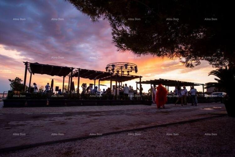 ROVINJ, Prodaje se uhodan restoran uz more (najam prostora) - 5