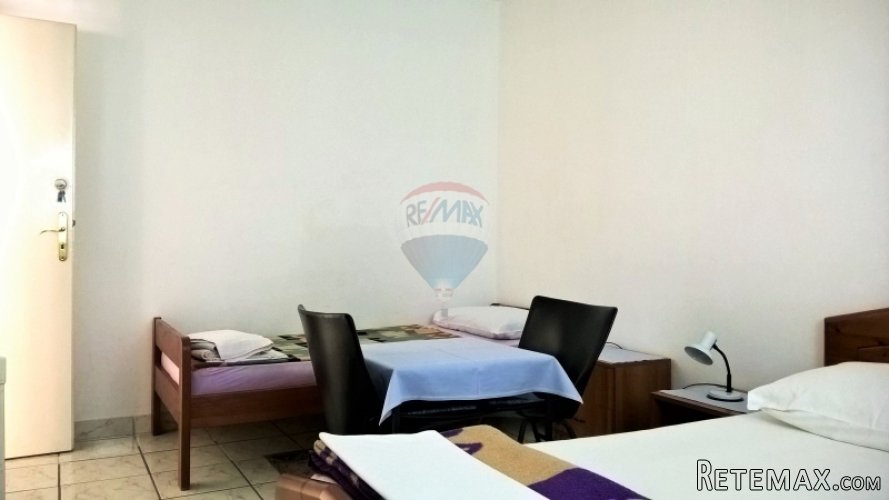 Poreč, kuća sa apartmanima, 300m od mora! - 4