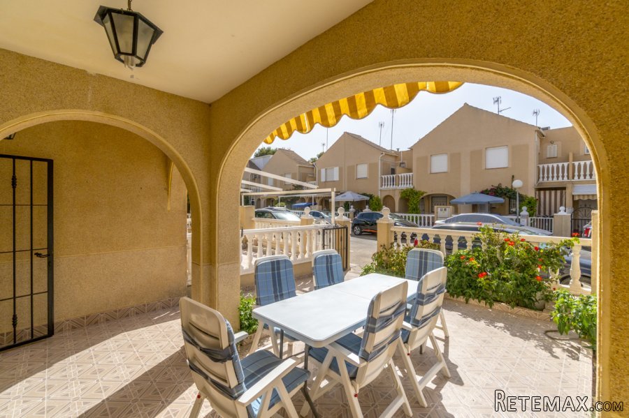 Mediterranean style townhouse located in Punta Prima. The..