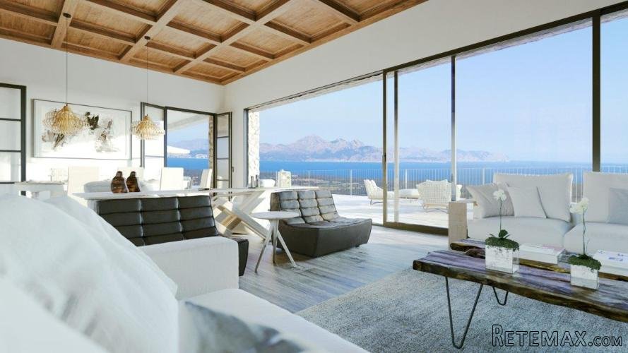 For sale is an expansive plot of 105,000 m2 with a.. - 2