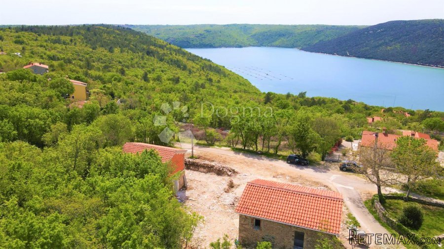 DVIJE ADAPTIRANE KAMENE KUĆE S POGLEDOM NA MORE - 3