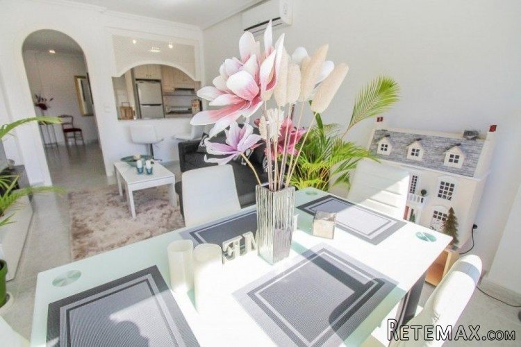 South Facing 2 Bed 2 Bath Apartment within the Canpoamor.. - 3