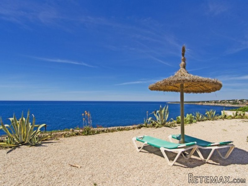 Large Mediterranean Frontline Villa In..